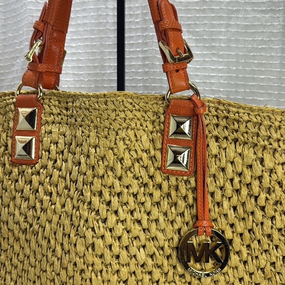 (P4) MICHAEL Michael Kors
Santori raffia and leather basket bag in beige/orange - Picture 2 of 14